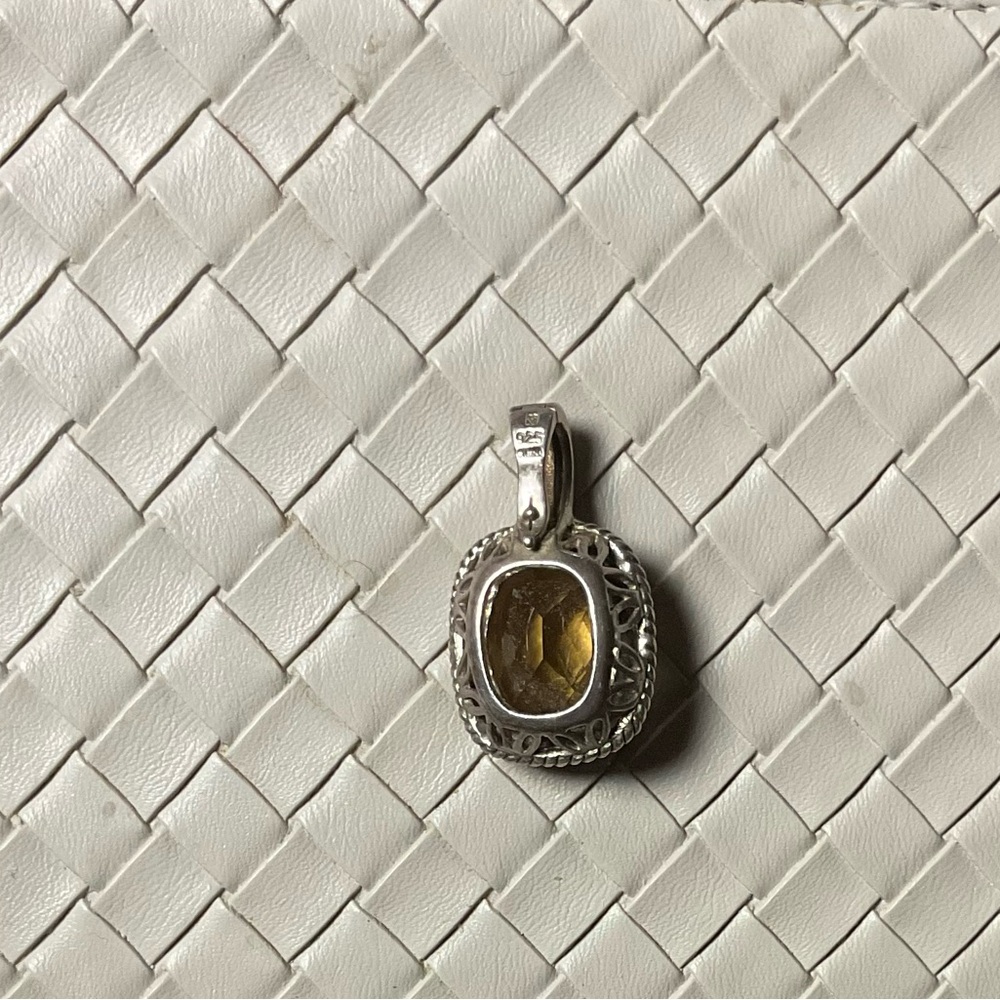 GORGEOUS Michelle Albala sterling pendant with faceted golden citrine - Picture 3 of 3